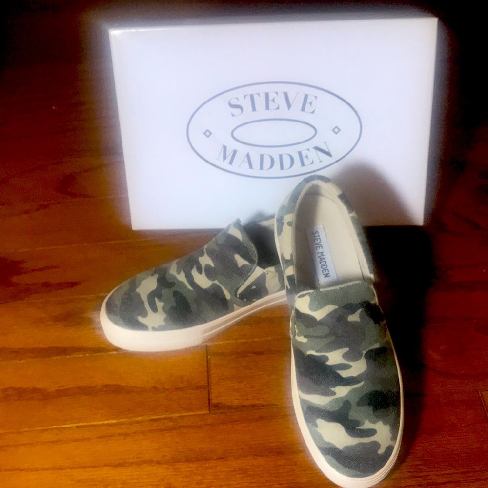 Steve Madden Green Camo Gills Slip On Sneaker 8